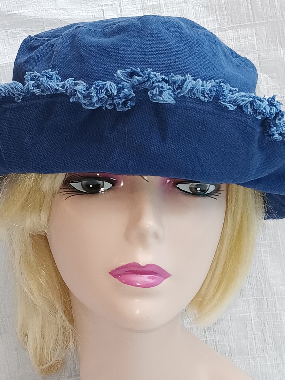 Women's Frayed Trim Bucket Hat